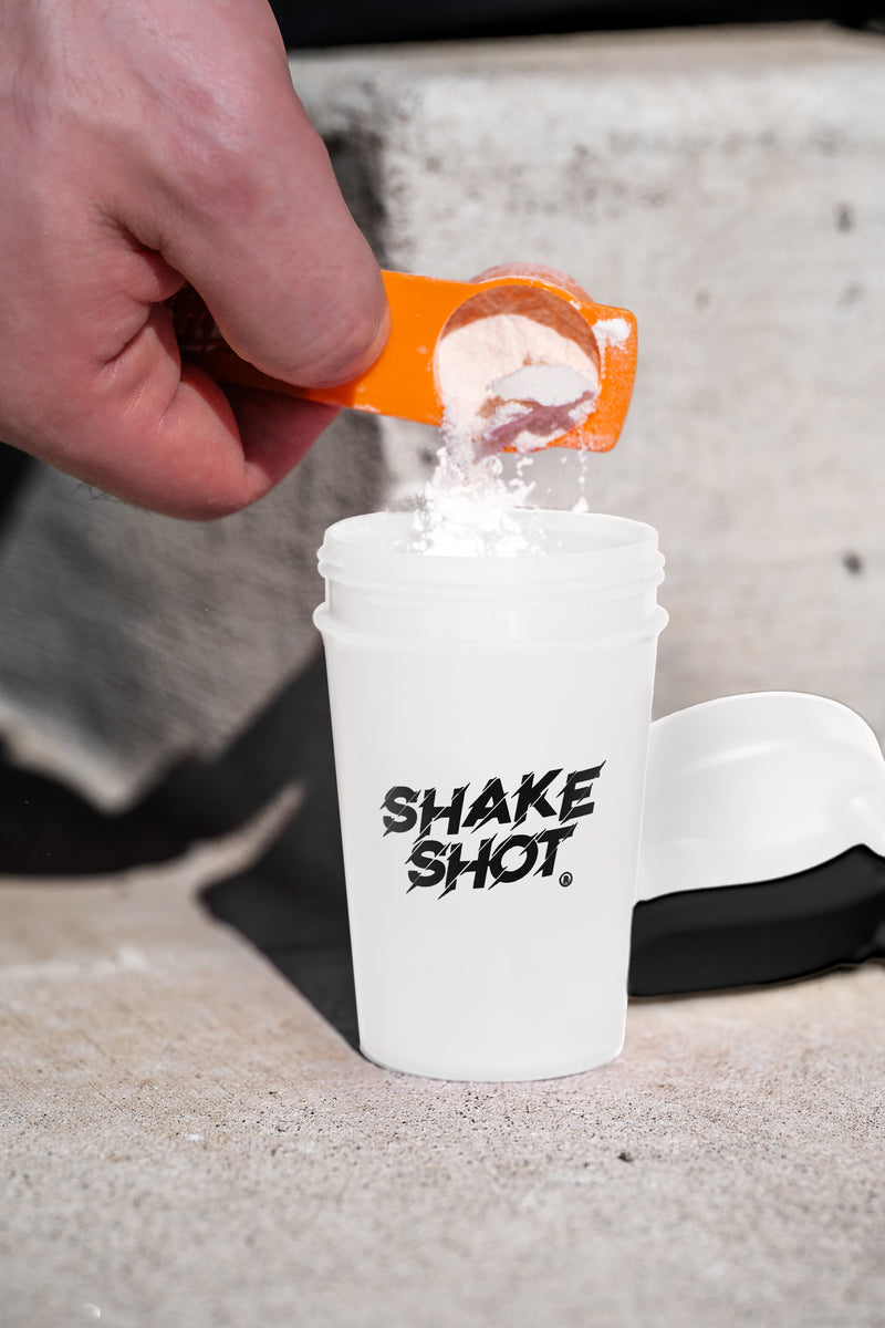 Bote Mini de 4 oz Shake Shot para Pre-entreno y Suplementos con Clip y Bola Mezcladora
