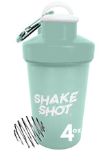 Shake Shot Mini botella de 4 oz verde para suplementos y preentrenamiento con clip y bola mezcladora